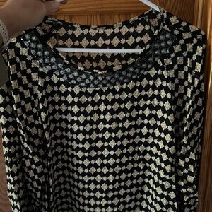 Women’s long sleeve black white and yellow shirt